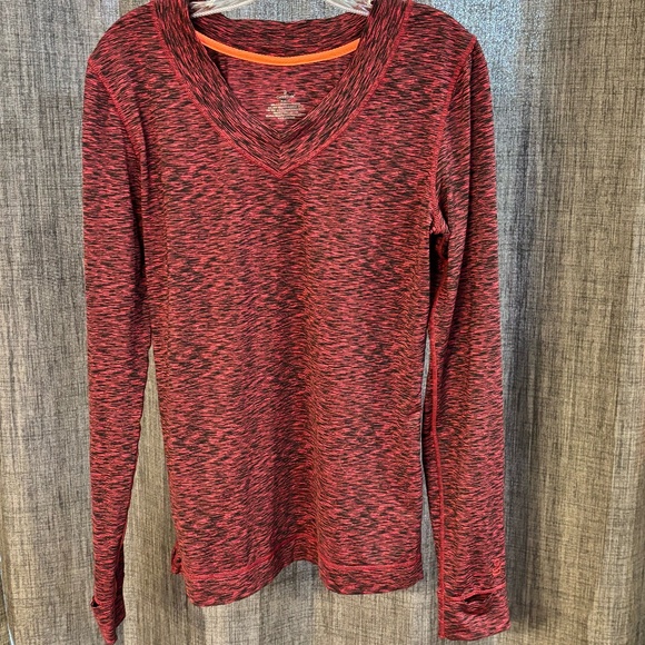 Cuddl Duds Women's Flex Fit Long Sleeve Top SZ Large Wine Thumb Holes - Picture 1 of 9